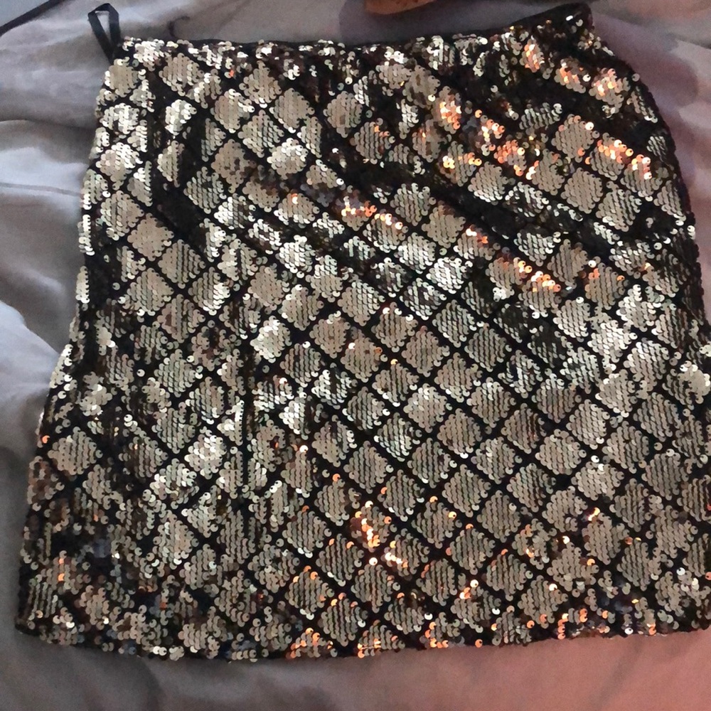 Sequin mini skirt SIZE M ONLY WORN ONCE
